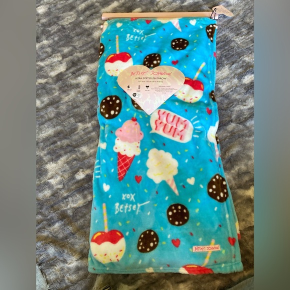 Betsey Johnson Other - Super cute, soft, warm, Betsey Johnson brand, new with tags,sweets plush throw